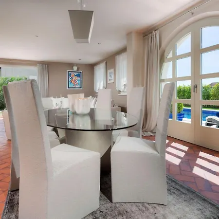 Luxurious In Vabriga With Swimming Pool Villa *