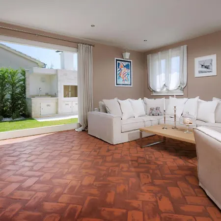 Luxurious In Vabriga With Swimming Pool Tar-Vabriga