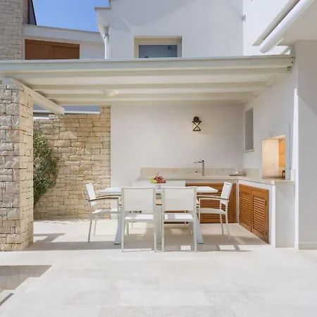 Luxurious In Vabriga With Swimming Pool *