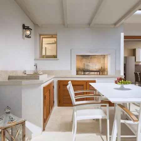 Luxurious In Vabriga With Swimming Pool Villa Tar-Vabriga